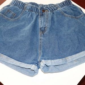 Elastic Waist Rolled Hem Denim Shorts